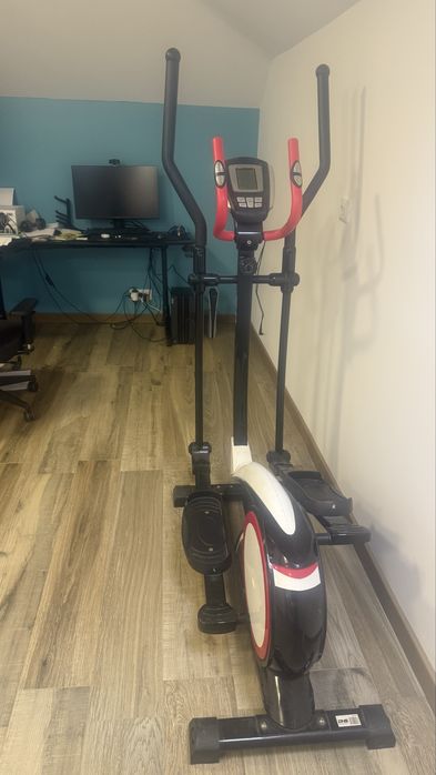 Bicicletă eliptică magnetică DHS 3601E – Stare excelentă