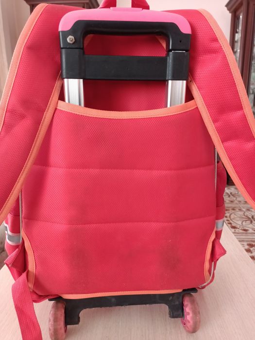 Продам школьный портфель
