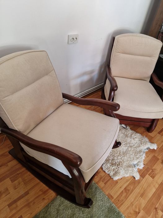 Vand set canapea extensibila fotoliu si balansoar Roma stare impecabil
