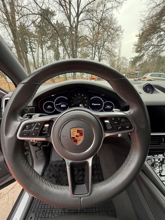 Porche Cayenne  model 2020