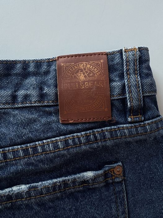 Blugi scurti de la pull and bear