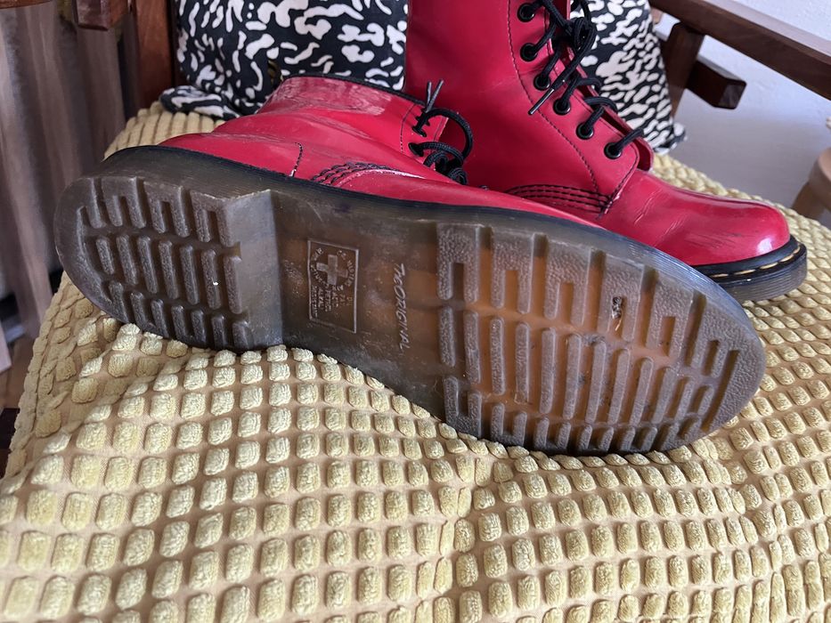 Doc Martens червен лак