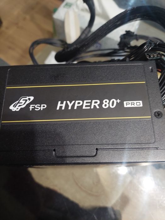 Продавам захранване към видеокарта 1650