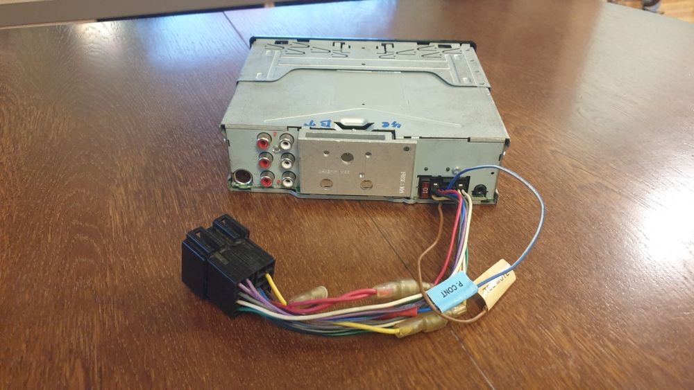 Авто радио плеър музика за кола Кенуулд Kenwood CD MP-3 USB AUX Bluetooth Блутут Цветове