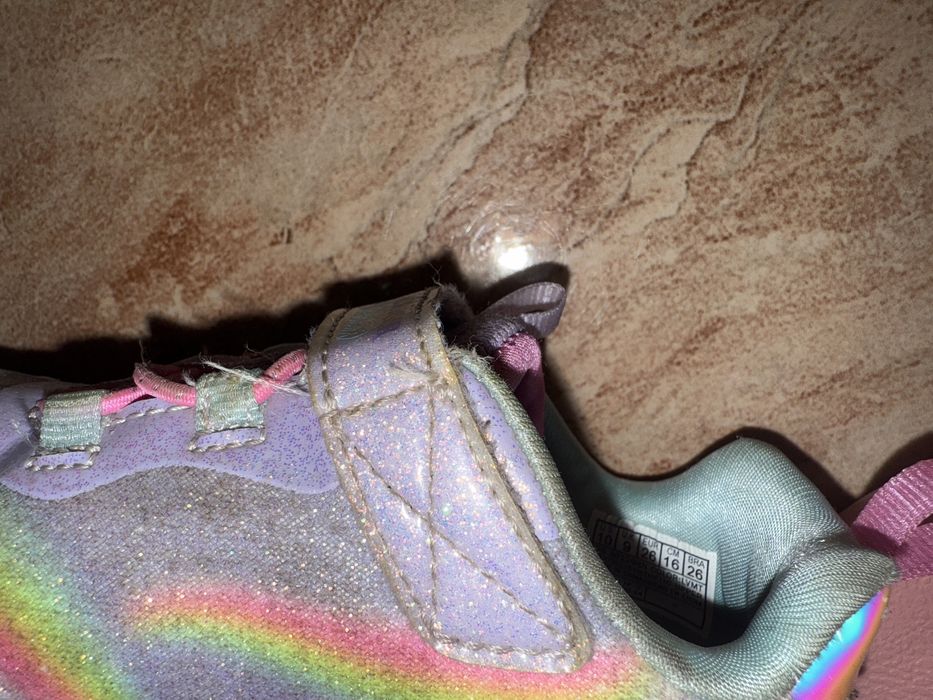 Skechers 26 светещи