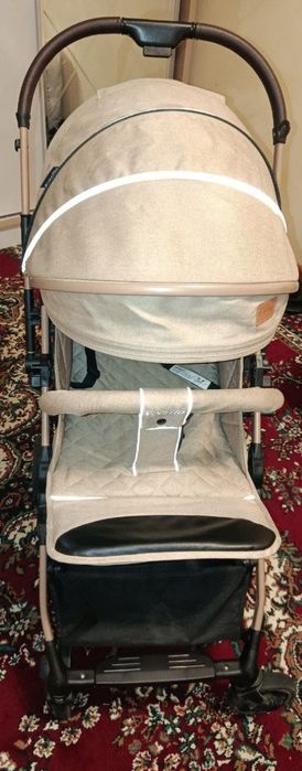 коляска почти новая