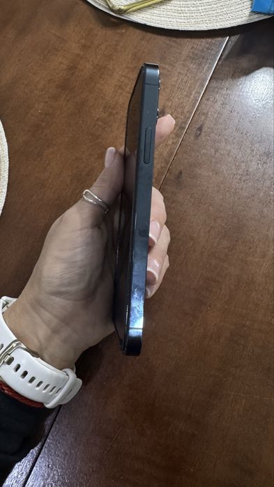 Продаю Iphone 12 Pro 256Гб