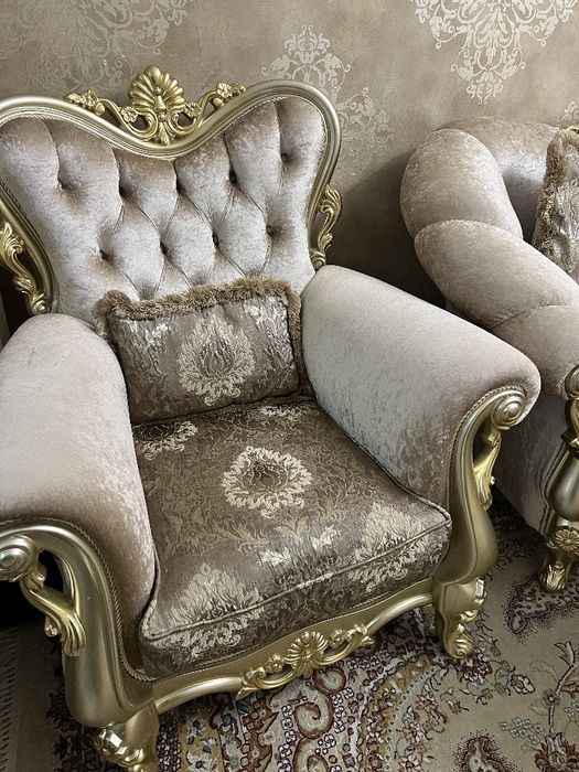 Mehmonxona uchun yumshoq mebel