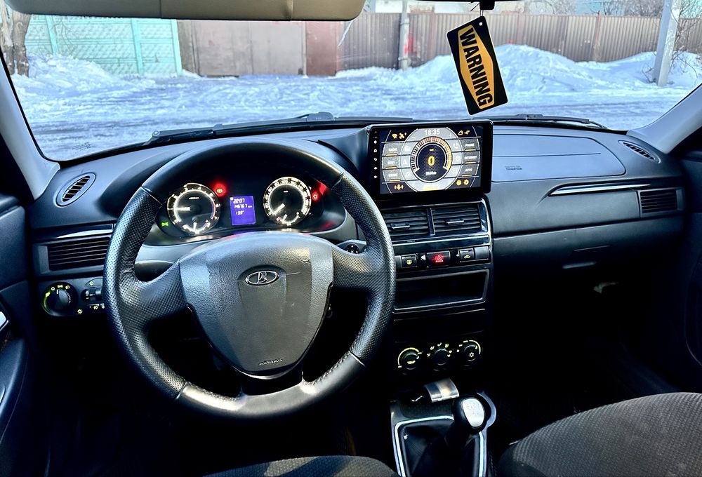 Продам приора 2 люкс