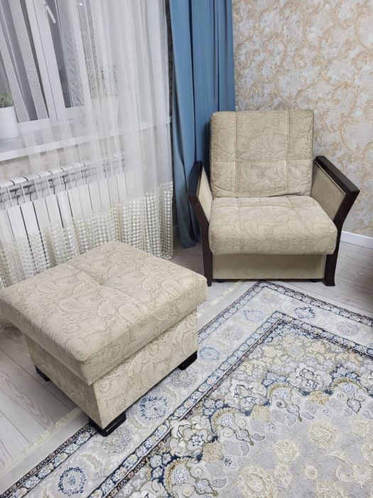 Диван в комплекте