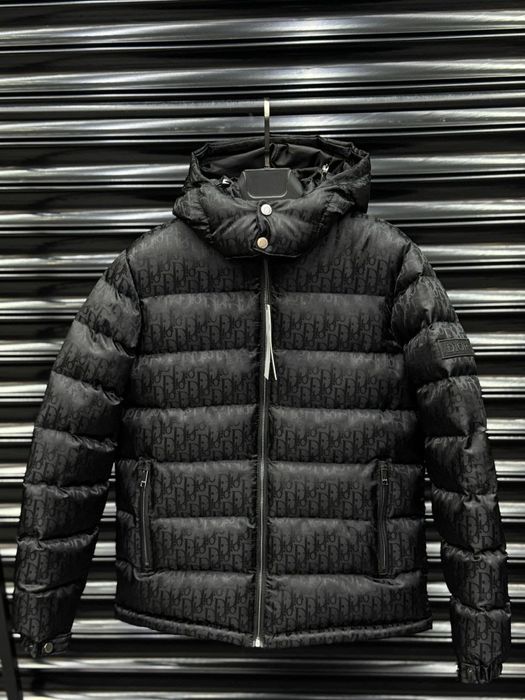 Oferta!! Geaca impermeabila Dior, calitate luxury,am mai multe mărimi