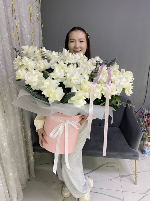 Белые французкие розы