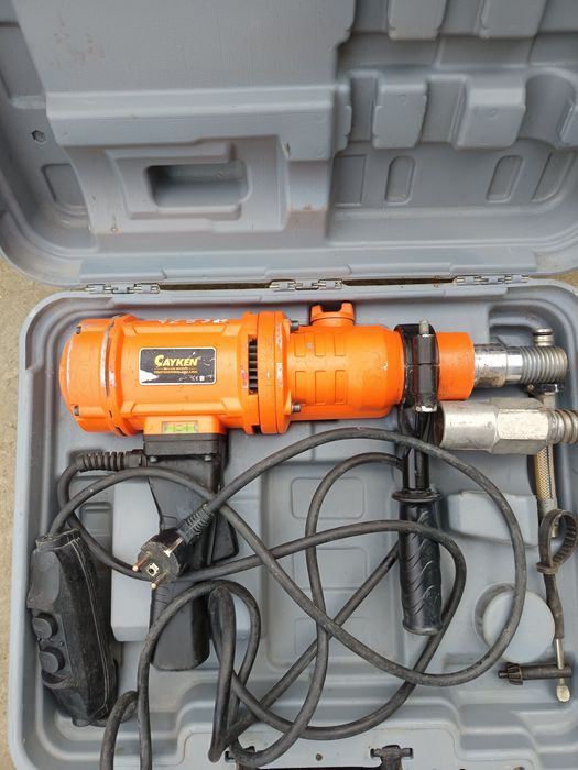 Mașină de carotat manuală