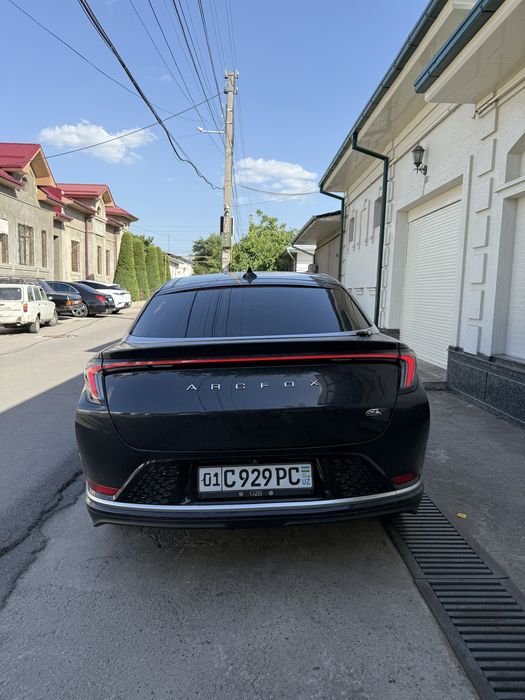 Arcfox alfa s 708km