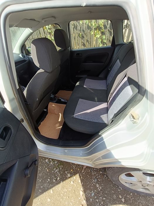 Vând Ford fiesta an 2007