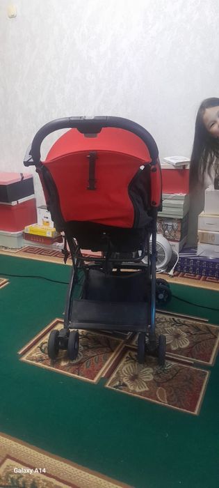 детский коляска в отличном состояний