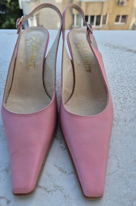 Vand pantofi dama, 36, piele, productie romaneasca, varf ascutit, roz