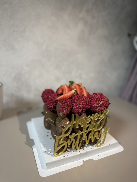 Торт из клубники в шоколаде