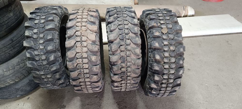 Продам покрышку с диском