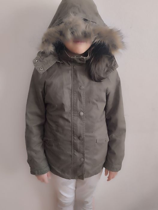 Продам куртку на девочку