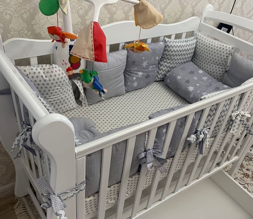 Комплект бортиков, постельного белья