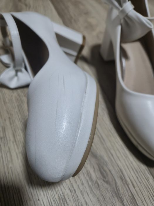 Pantofi eleganti albi/negri