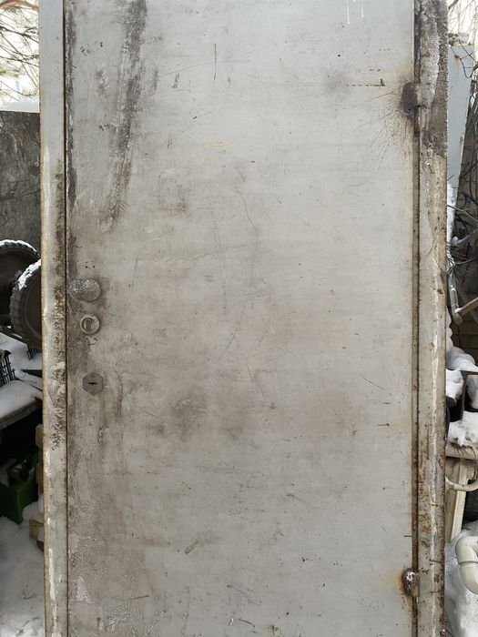 Железная дверь входной