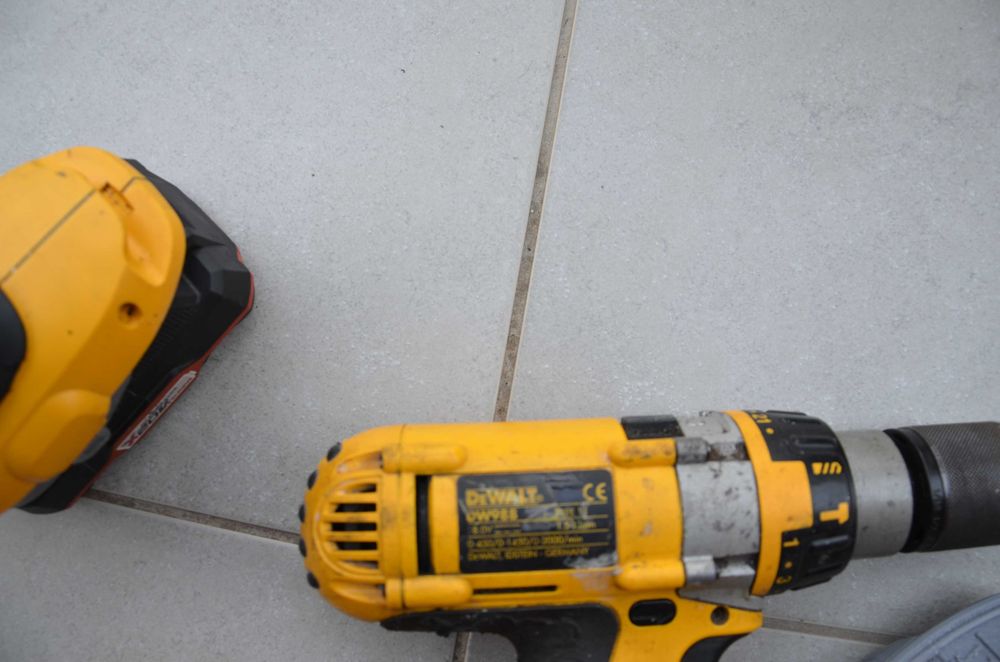 Filetante bormasina percutie Dewalt Parkside cap la unghi