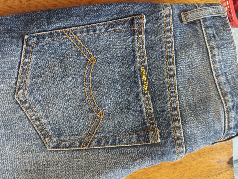Продам фирменные джинсы