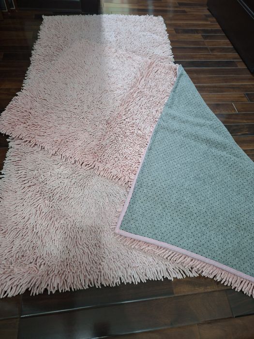 Коврики травка. Прикроватные.2шт.б/у.