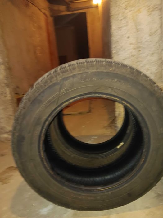 Продавам 2 бр. зимни гуми Debica 195/65/15
