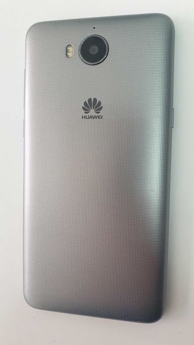 Huawei Y6 (работи отлично)