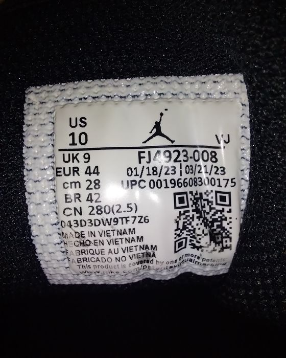 Jordan 1 Mid SE Vivid Orange Black