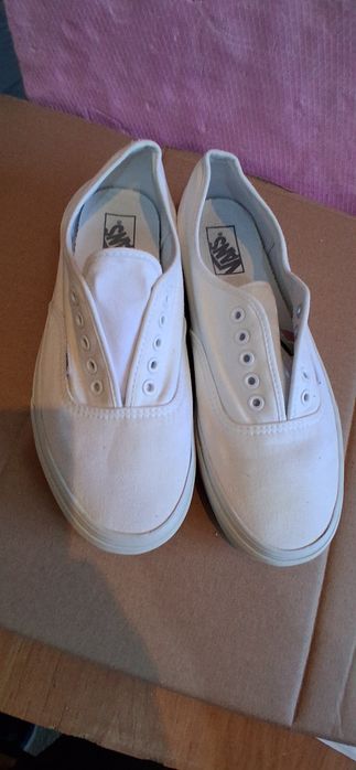 Teniși Vans mărimea 44,5,  10,5 man, 12 women
