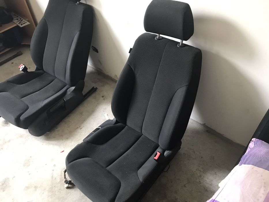 Scaune fata negre ww passat b6 model europa