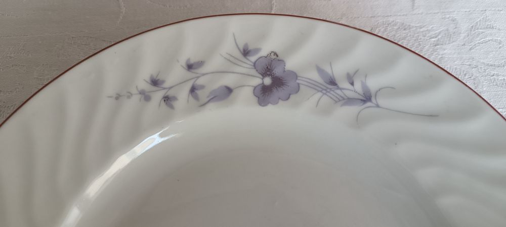 Стари порцеланови чинии