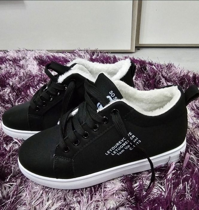 Adidasi de dama îmblăniti marime 37.5 noi