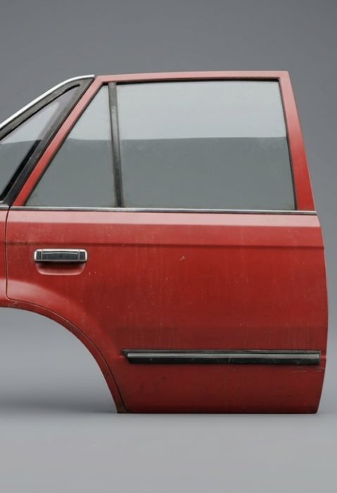 Задняя правая дверь Mazda 323 bf