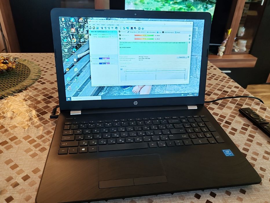 Лаптоп HP Intel pentium 1.6 GHz 4GB 1 TB