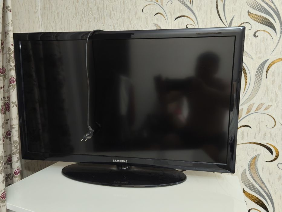 Продам LED телевизор.