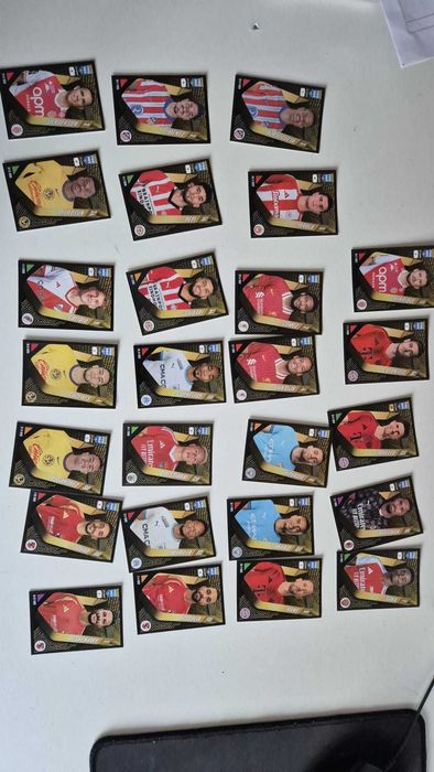 26 cartonase Fifa 365