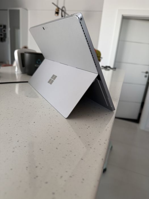 Vand Tableta Microsoft surface pro 4
