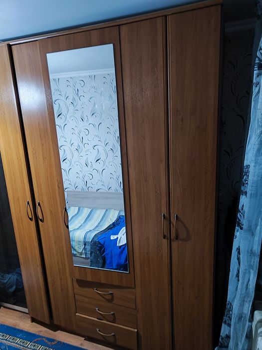 Продам срочно Шкаф