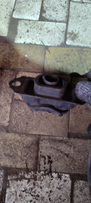 Запчасти на Рено