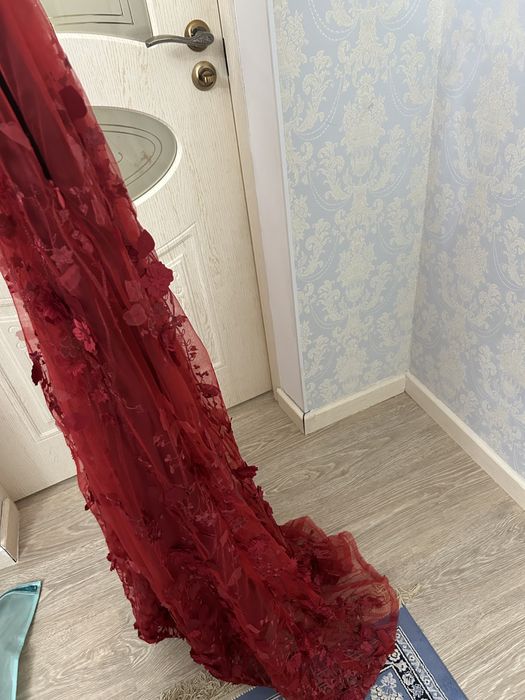 Шикарное платье 42 размер