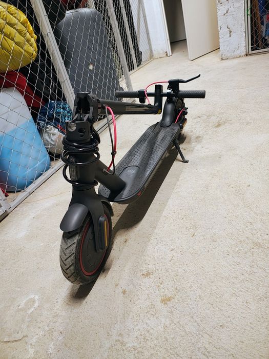 Trotineta electrica XIAOMI MI PRO 2 ca noua- cu rulaj 290 km.