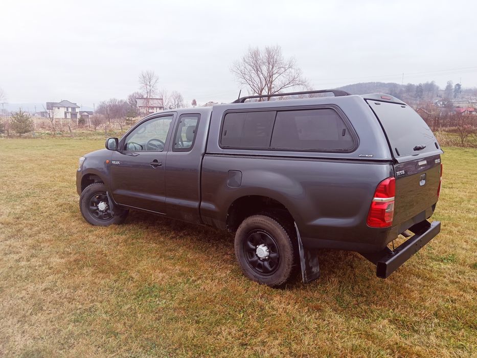 Toyota Hilux ...fara rugina..bena lunga