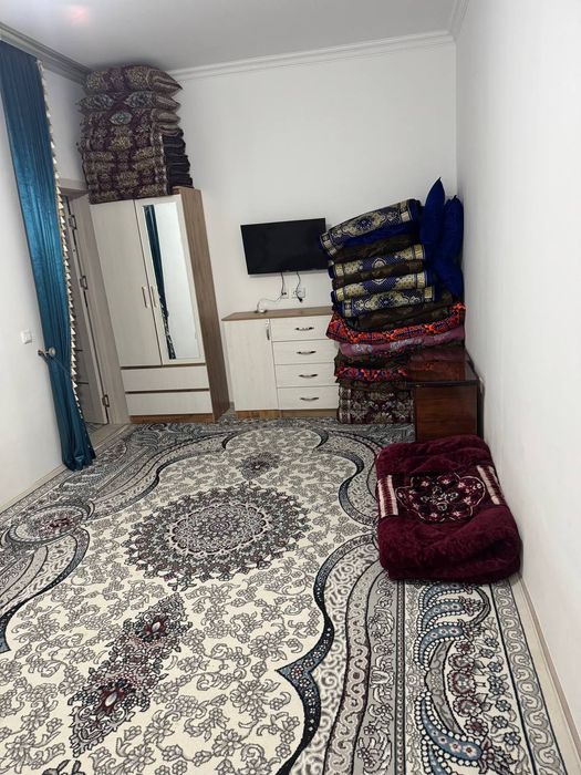 Sheriklikga kam odam turadigan akuratni izlagan bollarga yoki qizlarga