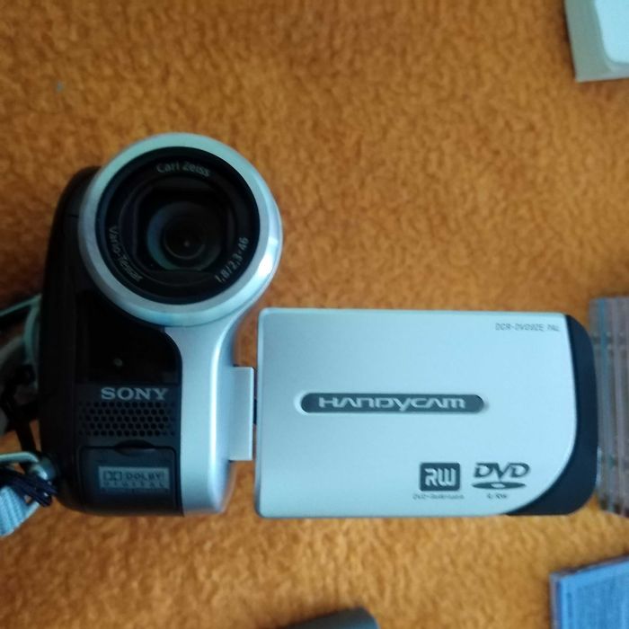 Camera video cu DVD Sony DVD 92E cu 7  mini  DVD de 8 cm Sony sigilate