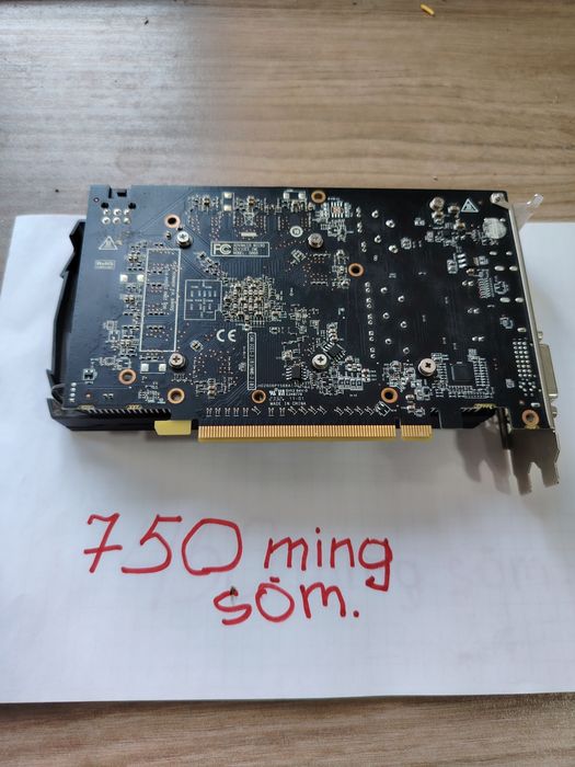 Видеокарта  Arktek Rx 580 8 gigabyte.